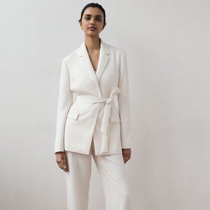 Aritzia Esteli Belted Blazer Size M